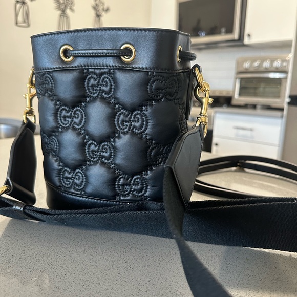 Gucci bucket bag - Picture 1 of 10